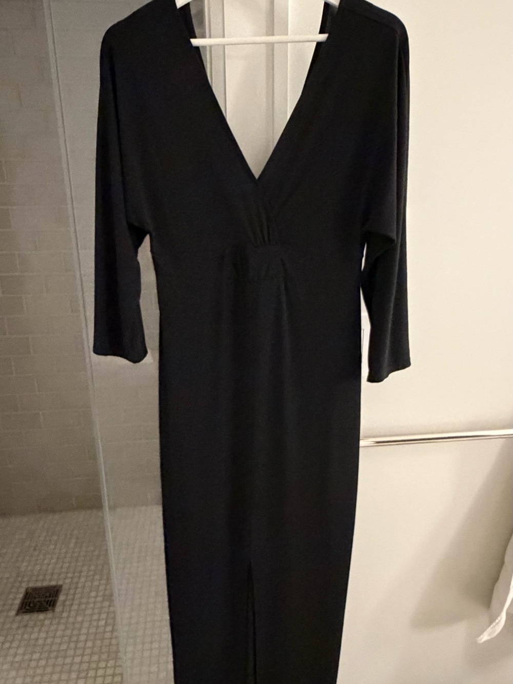 VENUS Black V-Neck Maxi Dress with Three-Quarter Sleeves